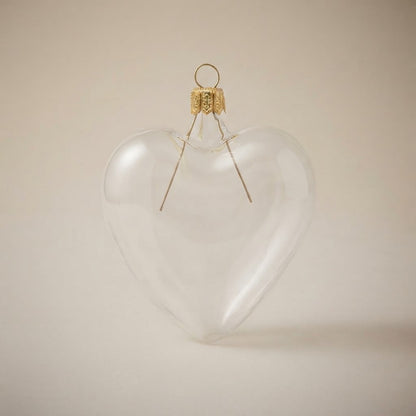 Cuore di vetro trasparente da appendere