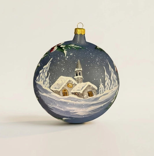 Sfera in vetro soffiato Ø 150 mm dipinta a mano con paesaggio innevato e agrifoglio