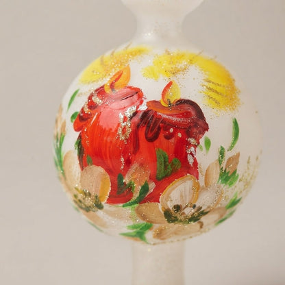 <transcy>White candle tree top</transcy>