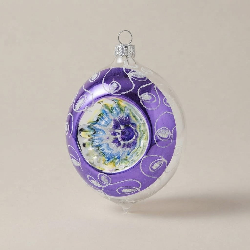 Dettaglio del decoro dipinto a pennello: Unica collection, viola, decoro libero ed esemplare unico