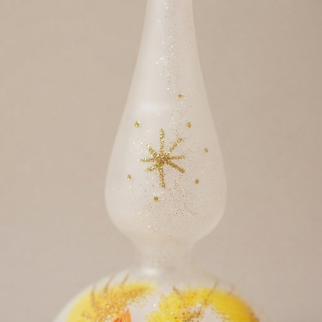 <transcy>White candle tree top</transcy>