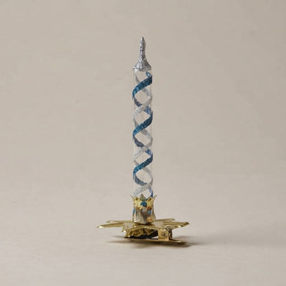 Candelina di Natale trasparente con spirale azzurra e argento su clip dorata a stella