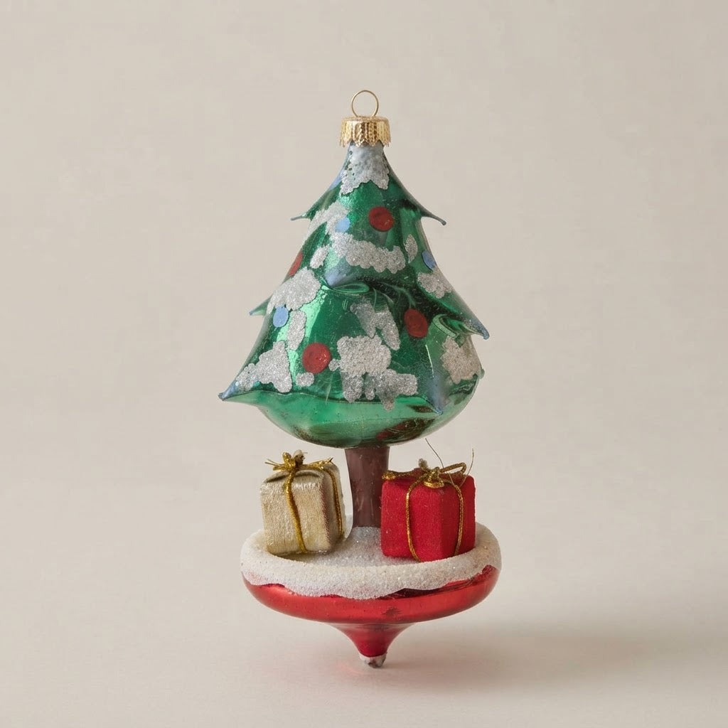 Giostra di Natale con albero e doni dipinta a mano