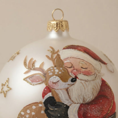Dettaglio di Babbo Natale che abbraccia il cerbiatto
