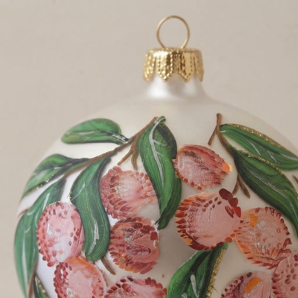 Palla di Natale rametti di bacche rosa su avorio, Ø 10 cm – dettaglio del decoro