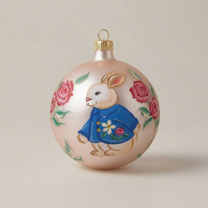 Palla di Natale coniglietto con giacca blu e rose, Ø 10 cm