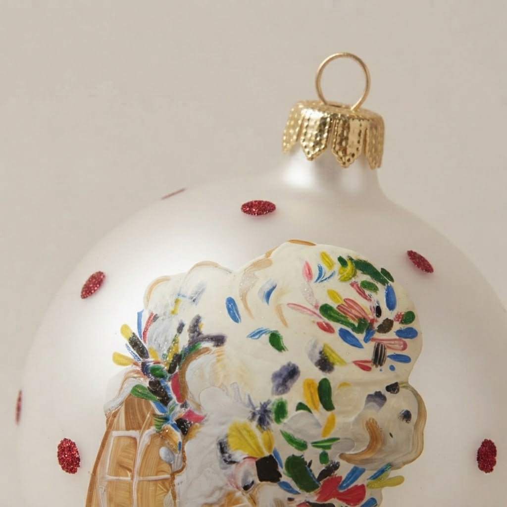 Palla di Natale cono gelato con zuccherini, Ø 10 cm – dettaglio del decoro