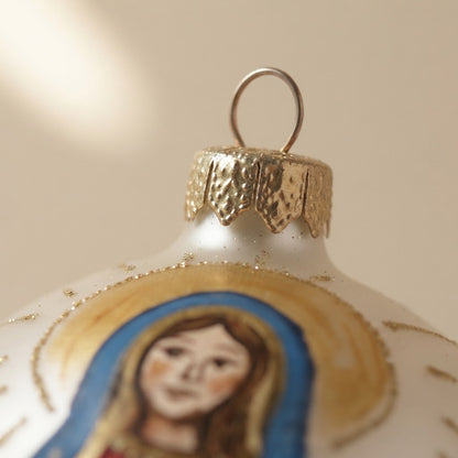 Close-up: Christmas ornament with the Virgin Mary in prayer, 4.7 in (12 cm)