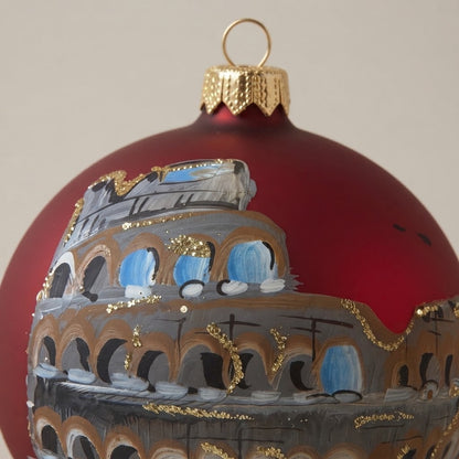 Palla di Natale Colosseo su rosso, Ø 10 cm – dettaglio del decoro