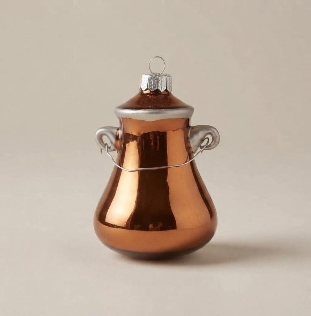 Bronze pot with lid