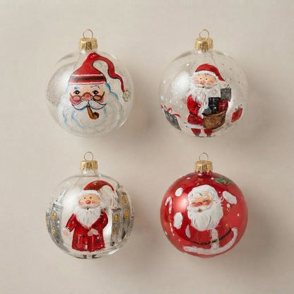 Set da 4 palle di Natale storie di Babbo Natale: con la pipa, con il sacco dei regali, in città e nella neve