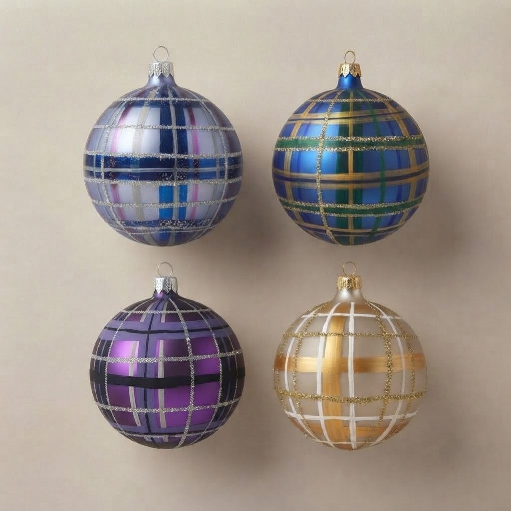 Set da 4 palle di Natale tartan: scozzese blu e lilla, blu verde e oro, viola, oro e bianco