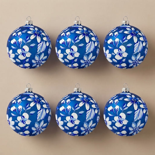 Set da 6 palle di Natale fiori bianchi su blu Ø 10 cm dipinte a mano