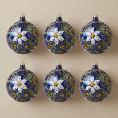 Set da 6 palle di Natale maiolica fiore bianco su blu Ø 10 cm dipinte a mano