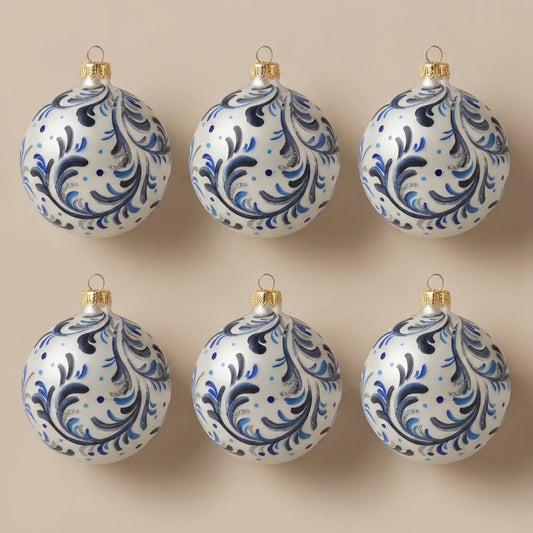 Set da 6 palle di Natale maiolica con volute blu Ø 10 cm dipinte a mano